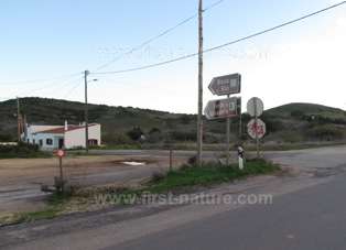 The turn from the main N125 road towards Boca do Rio